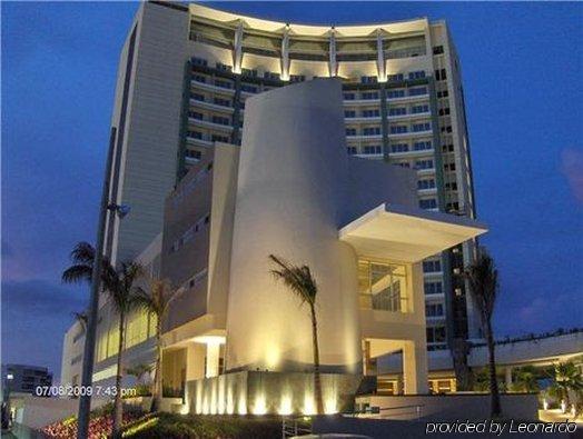 Krystal Urban Cancun & Beach Club Buitenkant foto