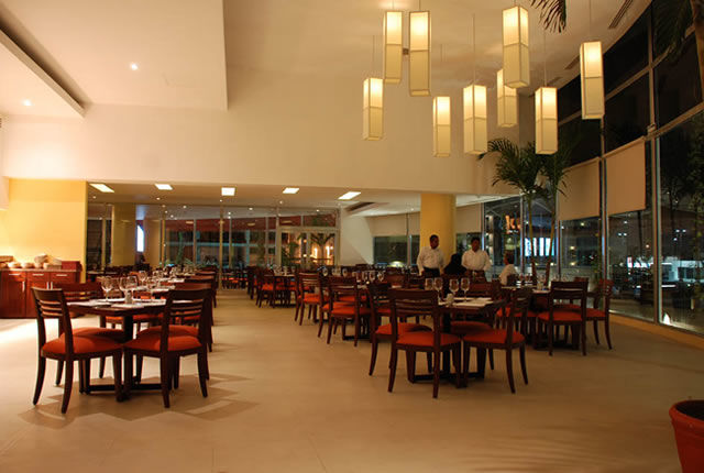 Krystal Urban Cancun & Beach Club Buitenkant foto